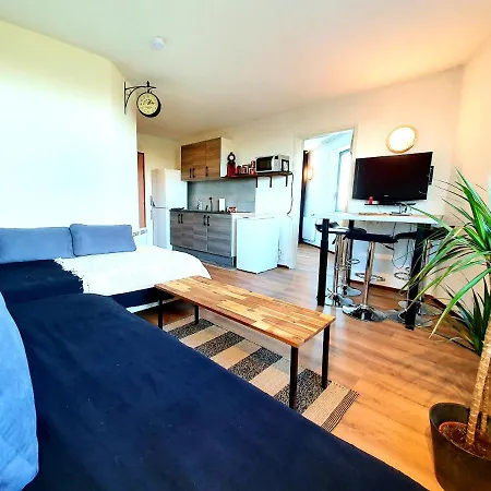 Daire Entier 30m² - 800m Du Futuroscope